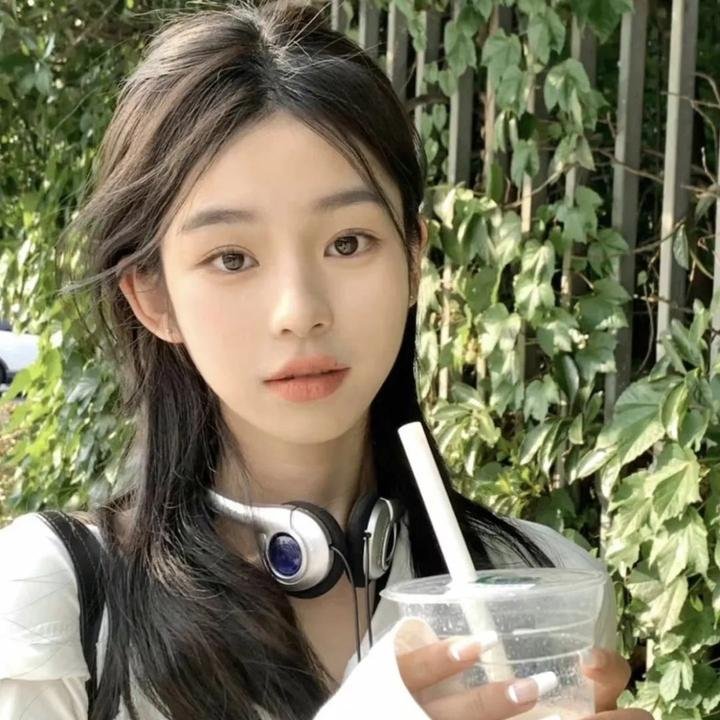女孩画像 封面